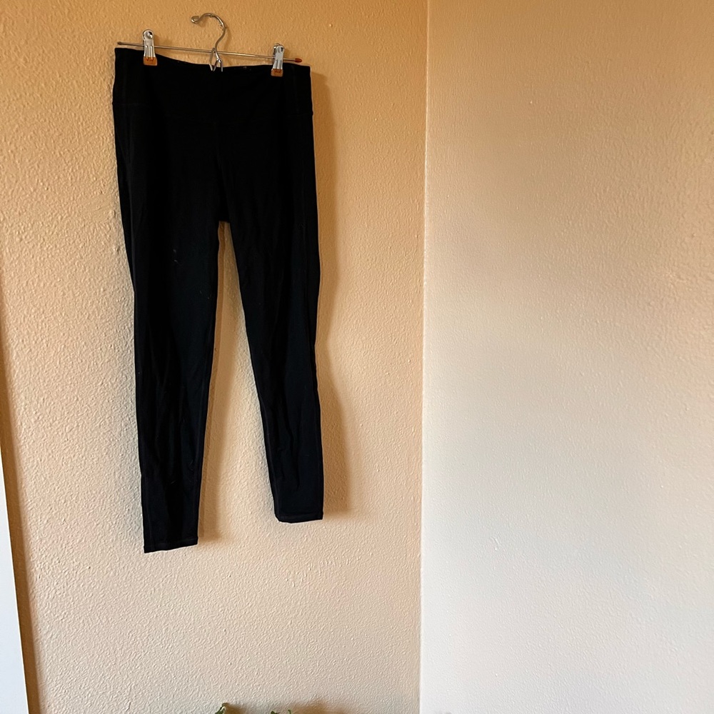 Plain black Athleta leggings